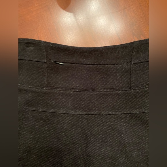Athleta Black circle athletic or casual skirt with back zip pocket - Picture 5 of 6